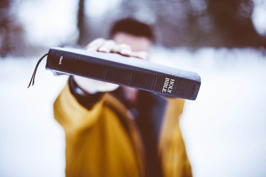 Como Fazer um Estudo Bíblico de forma simples e eficaz