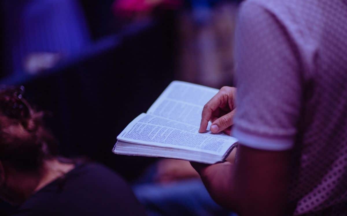 como estudar a Bíblia como iniciante